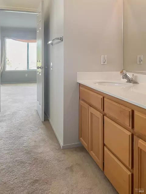 Bath - 154 Outrigger Dr, Vallejo, CA 94591 photo 2 of 2