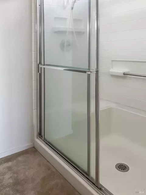 Bath - 154 Outrigger Dr, Vallejo, CA 94591 photo 1 of 2