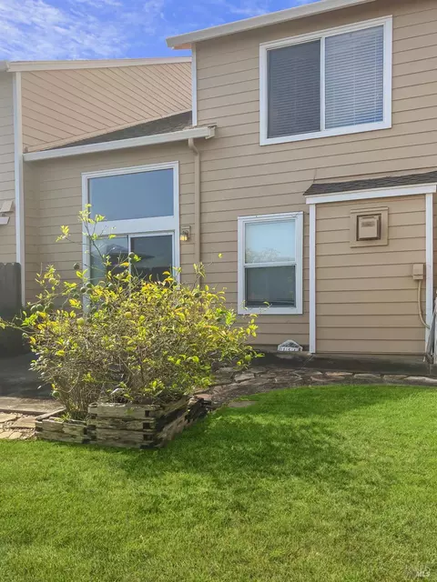Exterior - 154 Outrigger Dr, Vallejo, CA 94591 photo 2 of 4