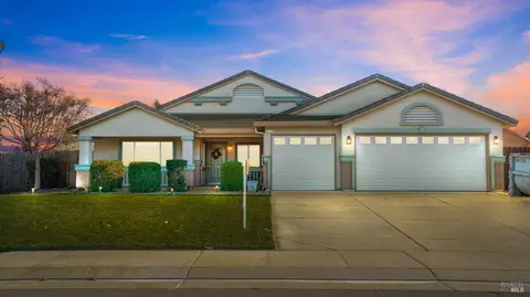 715 Wiegand Way, Dixon, CA 95620 photo 2