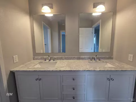 Bath - 213 Waterview Ter, Vallejo, CA 94591 photo 2 of 4