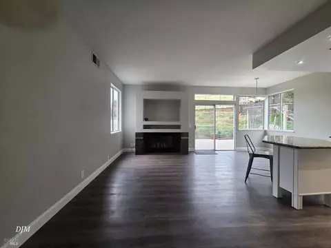 Living - 213 Waterview Ter, Vallejo, CA 94591 photo 2 of 3