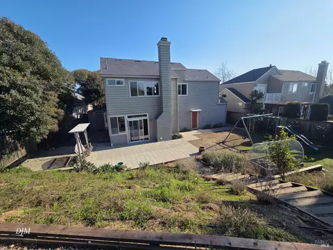 Exterior - 213 Waterview Ter, Vallejo, CA 94591 photo 5 of 8