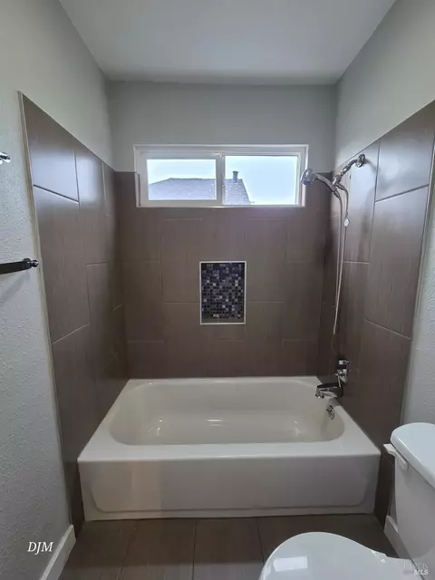 Bath - 213 Waterview Ter, Vallejo, CA 94591 photo 4 of 4