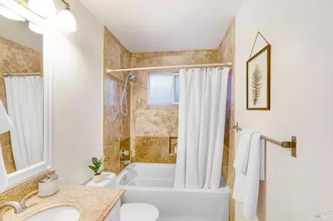 Bath - 72 Plumas Cir #A, Novato, CA 94947 photo 1 of 1