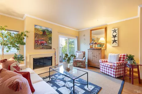 8 Valley Club Cir, Napa, CA 94558