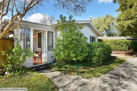 12 Del Rio Ct, Saint Helena, CA 94574