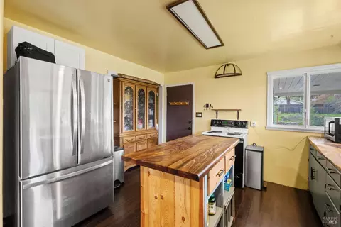 210 Bourbon Ln, Ukiah, CA 95482 photo 6