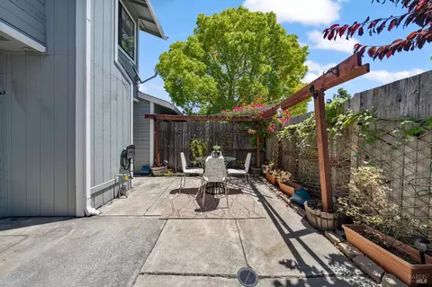Exterior - 1740 Stuart Ct, Benicia, CA 94510 photo 3 of 8