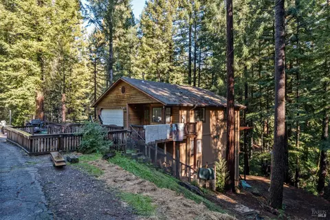 25237 Bluejay Ln, Willits, CA 95490