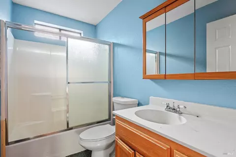 Bath - 25237 Bluejay Ln, Willits, CA 95490 photo 1 of 1