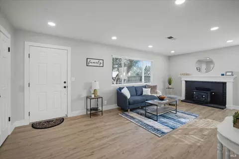 2351 Twain Ct, Fairfield, CA 94533 photo 9