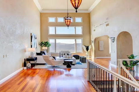 Living - 1340 Crestmont Dr, Angwin, CA 94508 photo 5 of 10