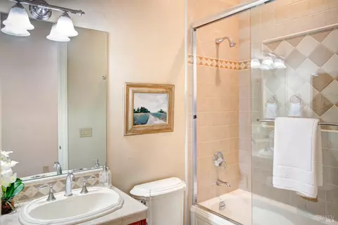 Bath - 1340 Crestmont Dr, Angwin, CA 94508 photo 6 of 7