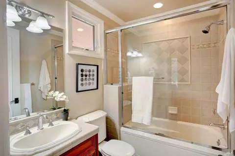 Bath - 1340 Crestmont Dr, Angwin, CA 94508 photo 5 of 7