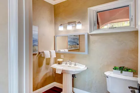 Bath - 1340 Crestmont Dr, Angwin, CA 94508 photo 7 of 7