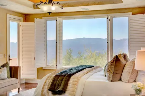 Bedroom - 1340 Crestmont Dr, Angwin, CA 94508 photo 2 of 7