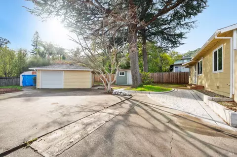 Exterior - 1 Griggs Ln, Napa, CA 94558 photo 3 of 11