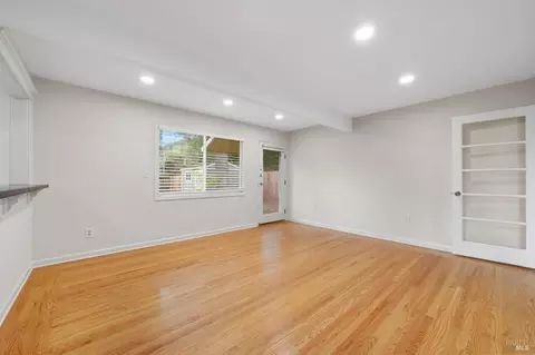 Living - 1 Griggs Ln, Napa, CA 94558 photo 3 of 10