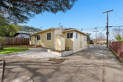 Exterior - 1 Griggs Ln, Napa, CA 94558 photo 2 of 11