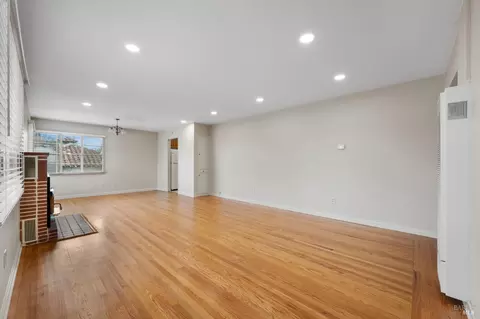 Living - 1 Griggs Ln, Napa, CA 94558 photo 4 of 10