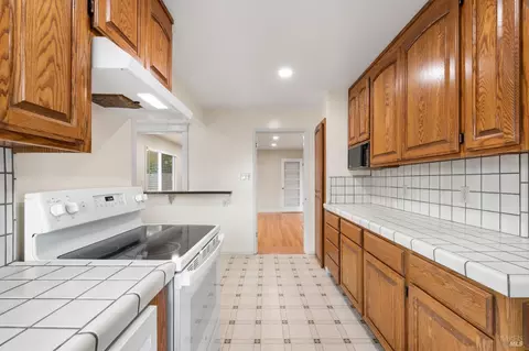 Kitchen - 1 Griggs Ln, Napa, CA 94558 photo 5 of 5