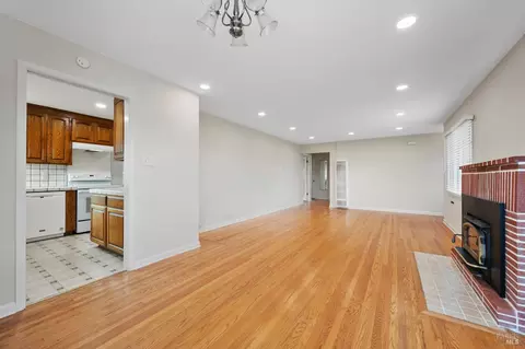 Living - 1 Griggs Ln, Napa, CA 94558 photo 6 of 10