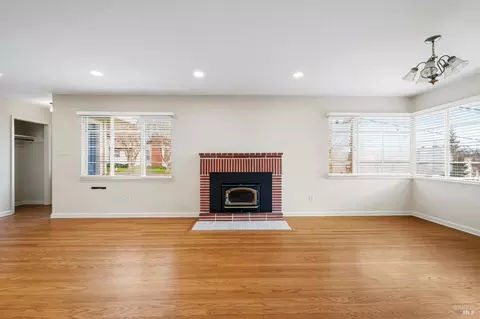 Living - 1 Griggs Ln, Napa, CA 94558 photo 5 of 10