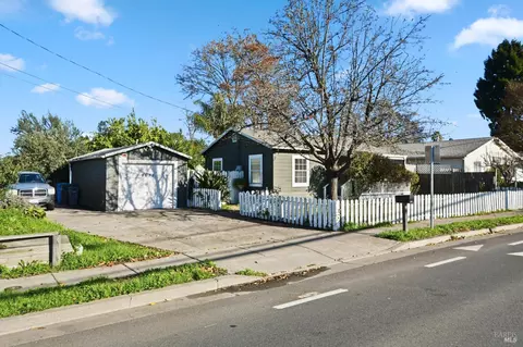 1677 Hearn Ave, Santa Rosa, CA 95407