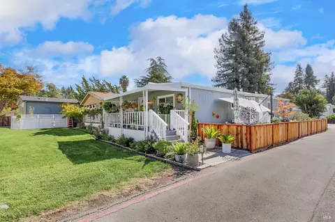 211 Apple Ln, Rohnert Park, CA 94928