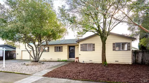 1680 Russell Ave, Santa Rosa, CA 95403