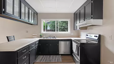 Kitchen - 257 Holly Dr, Fairfield, CA 94533 photo 1 of 3