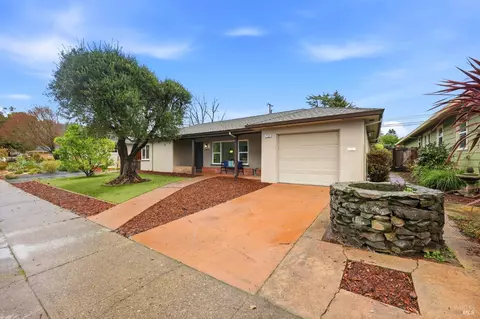 2132 Geary Dr, Santa Rosa, CA 95404