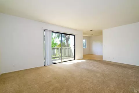 900 Cambridge Dr #114, Benicia, CA 94510