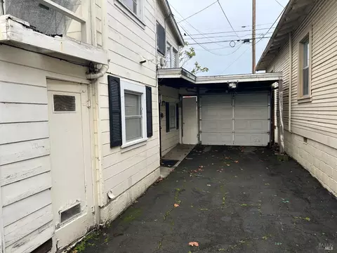 Exterior - 1115 Solano Ave, Vallejo, CA 94590 photo 5 of 9
