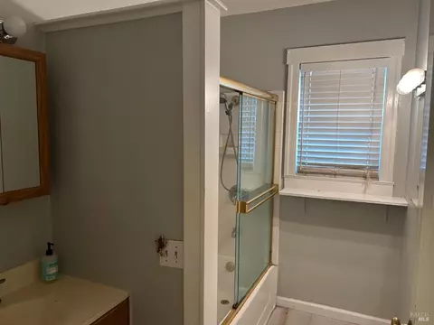 Bath - 1115 Solano Ave, Vallejo, CA 94590 photo 1 of 2