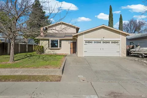 1012 Sparrow Ln, Fairfield, CA 94533