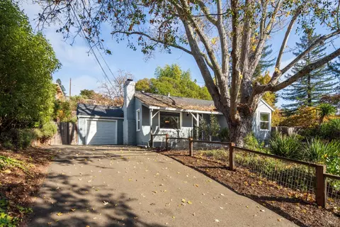 2136 Franklin Ave, Santa Rosa, CA 95404