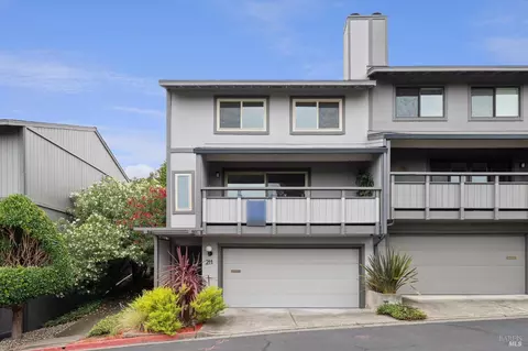 211 Danielle Dr, San Rafael, CA 94903