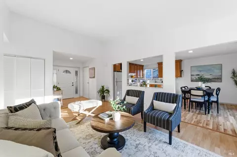 Living - 200 Evelyn Cir, Vallejo, CA 94589 photo 2 of 5