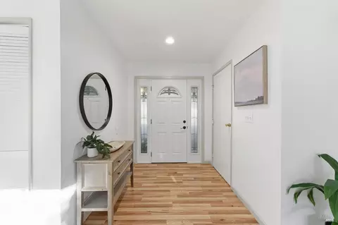 Entry Way - 200 Evelyn Cir, Vallejo, CA 94589 photo 2 of 6