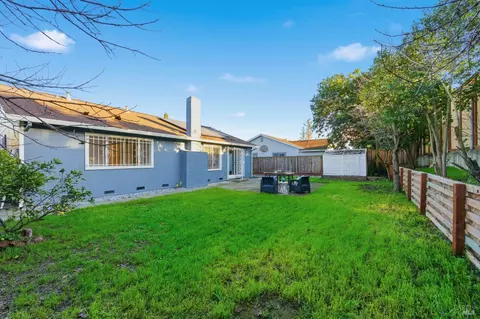 Exterior - 200 Evelyn Cir, Vallejo, CA 94589 photo 5 of 9