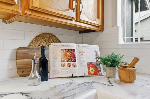 Kitchen - 200 Evelyn Cir, Vallejo, CA 94589 photo 2 of 2