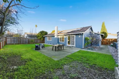 Exterior - 200 Evelyn Cir, Vallejo, CA 94589 photo 6 of 9