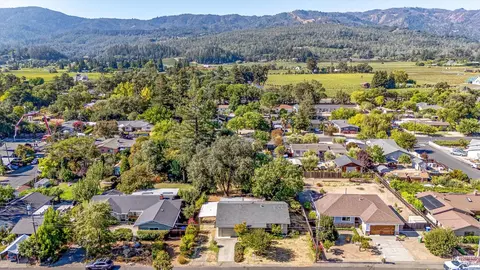 1251 Garden Ave, Saint Helena, CA 94574