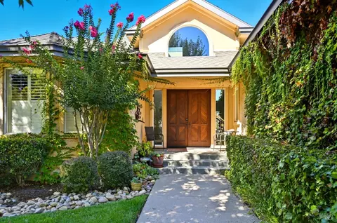 1418 Rosewood Ln, Napa, CA 94558