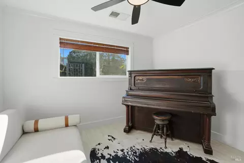 Bedroom - 823 Shell Ave, Martinez, CA 94553 photo 4 of 10