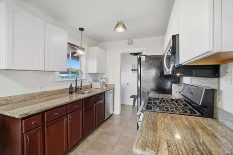 Kitchen - 823 Shell Ave, Martinez, CA 94553 photo 3 of 4