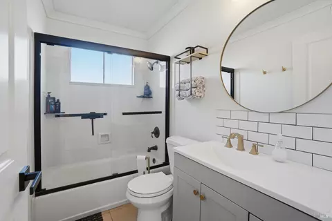 Bath - 823 Shell Ave, Martinez, CA 94553 photo 1 of 2