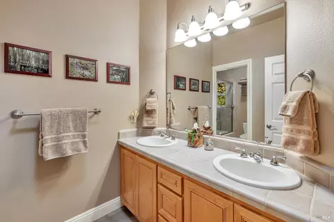 Bath - 14375 Occidental Rd, Sebastopol, CA 95472 photo 5 of 5